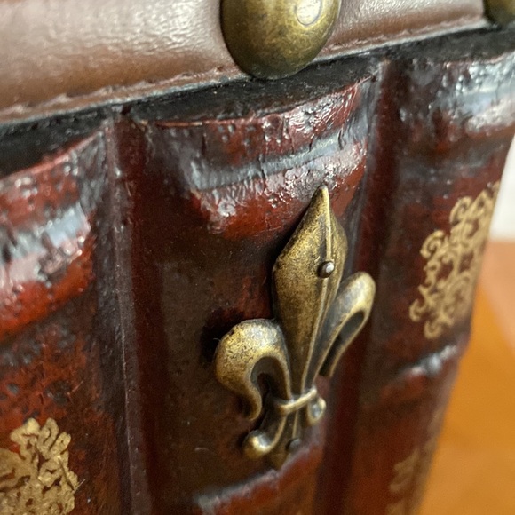 Vintage wooden handmade vine carrier, display, storage with  brass handle - Picture 11 of 11